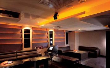 【制服店】星光大道酒店，大膽專屬SHOW場